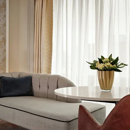 The College Hotel, Autograph Collection 5*