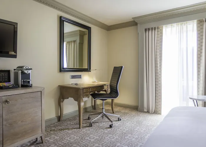 The College Hotel, Autograph Collection Hotel 5*