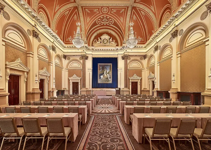 Szálloda The College Hotel, Autograph Collection